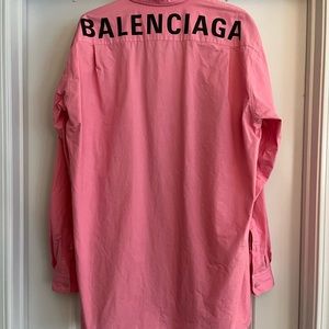 Balenciago pink button down shirt, with logo on back. Size 40fr (8US). Cotton.